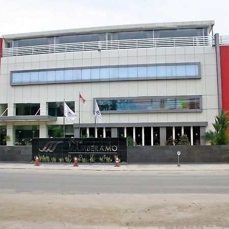 סורונג Royal Mamberamo Hotel מראה חיצוני תמונה