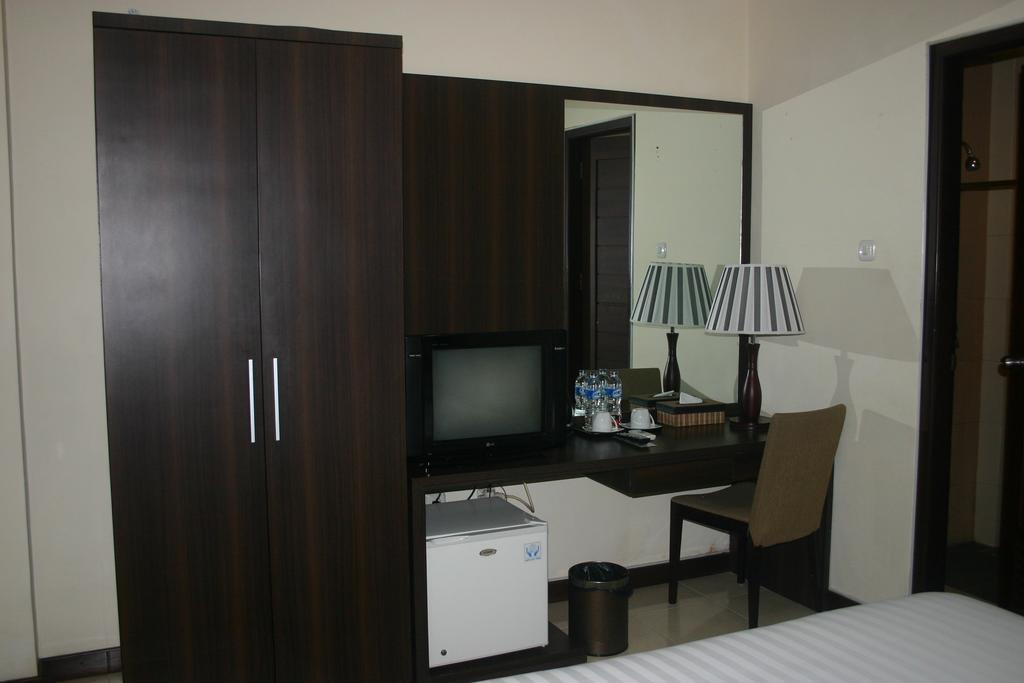 סורונג Royal Mamberamo Hotel מראה חיצוני תמונה