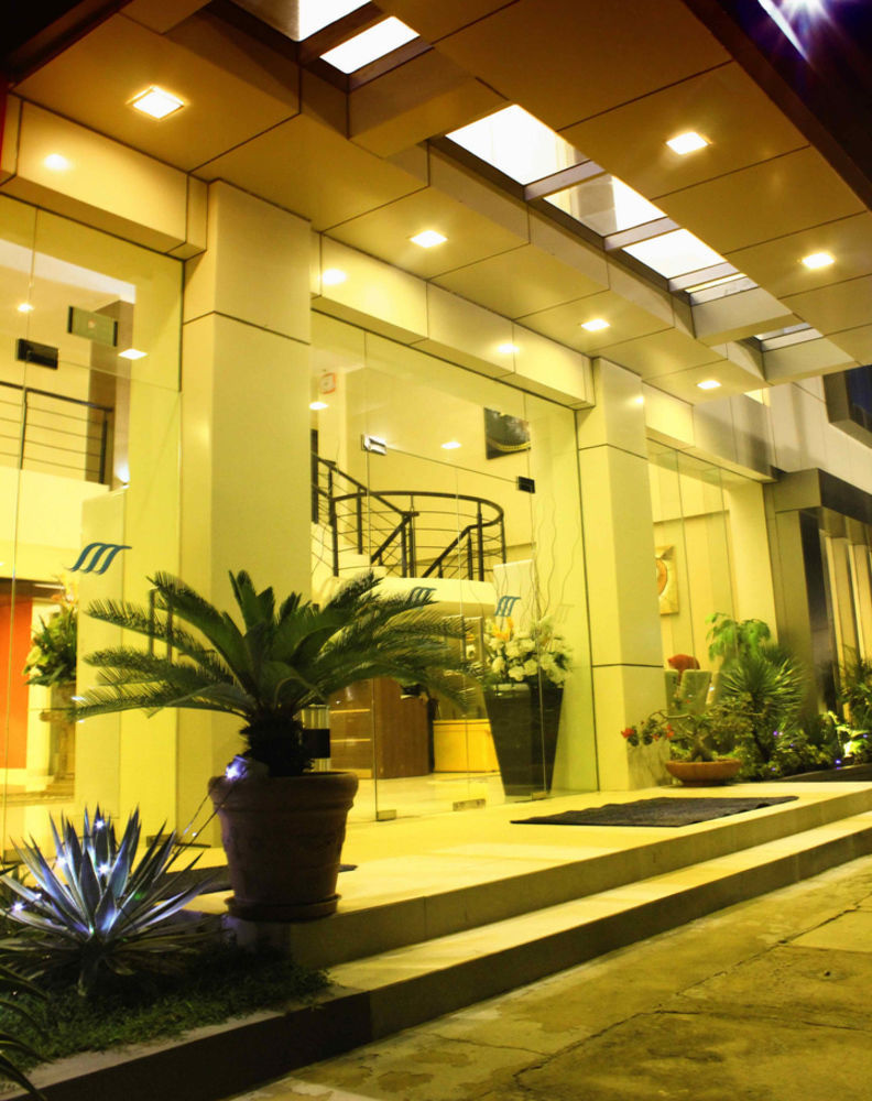 סורונג Royal Mamberamo Hotel מראה חיצוני תמונה