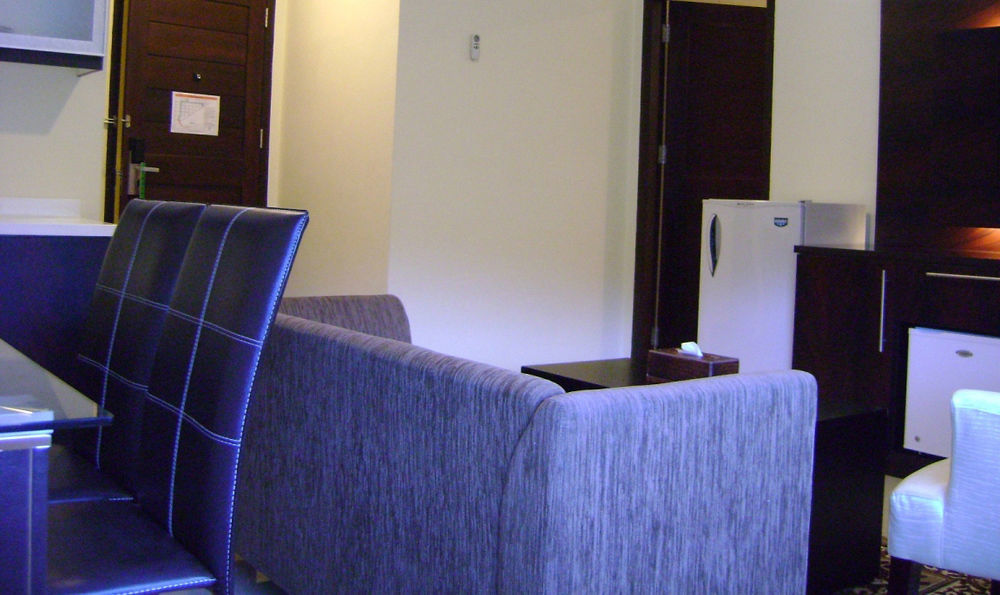 סורונג Royal Mamberamo Hotel מראה חיצוני תמונה