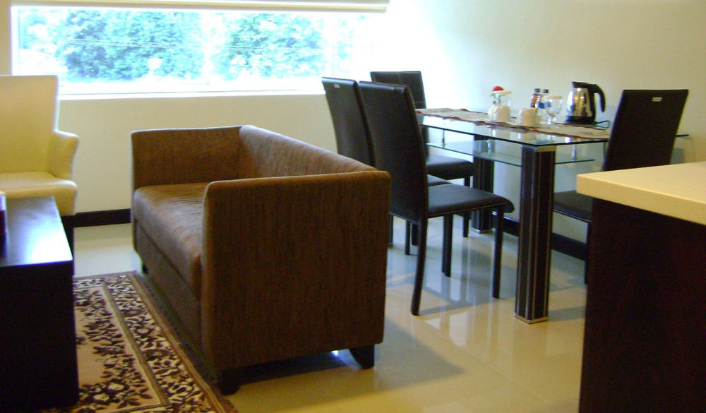 סורונג Royal Mamberamo Hotel מראה חיצוני תמונה