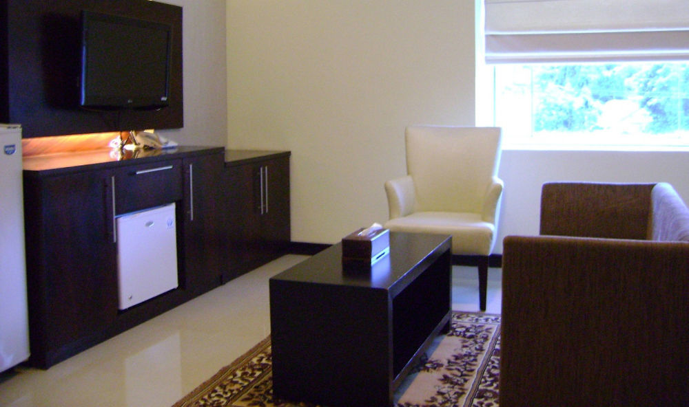 סורונג Royal Mamberamo Hotel מראה חיצוני תמונה